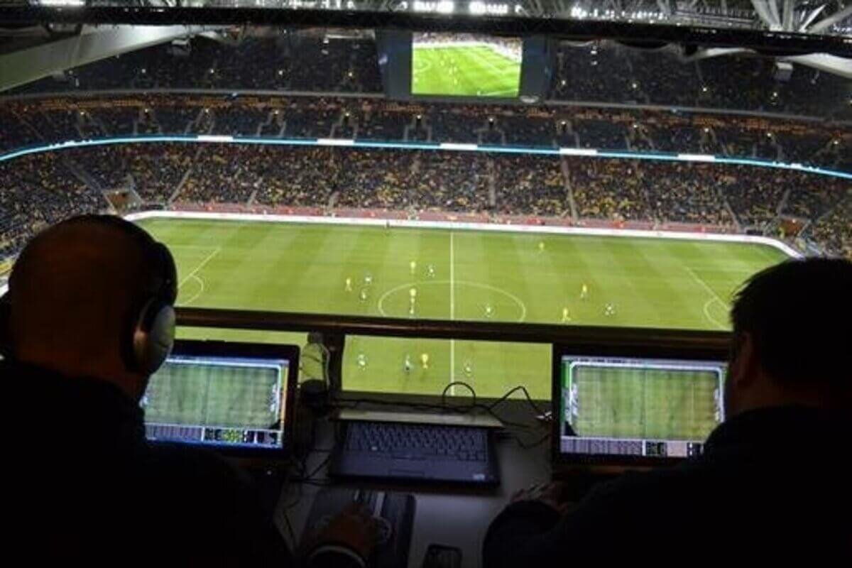 Football Club Analytics: 6 Ways Data is Changing Football Performance 1 Discover how football club analytics uses data, tools, and insights to improve strategies, performance, and scouting for modern football success.