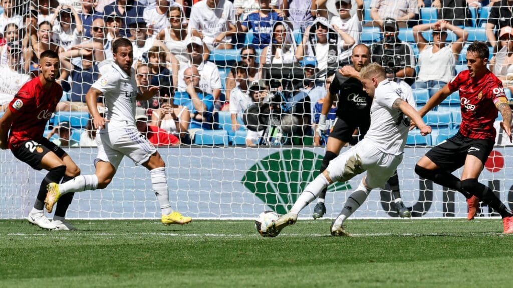 Top 5 Classic La Liga Games: High Drama and Last Minute